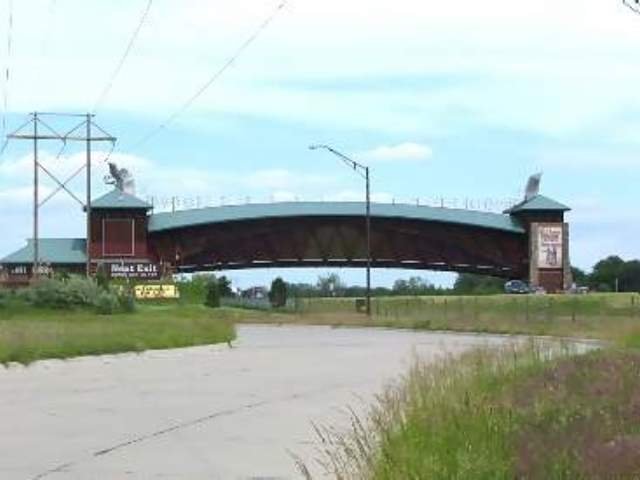 June

The Great Platte River Road Archway is a bridge that pays tribute to the American heritage and future
Kearney, Nebraska