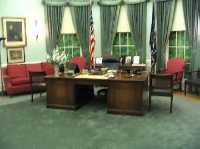 June

Oval office of President Harry S. Truman
Independence, Missouri