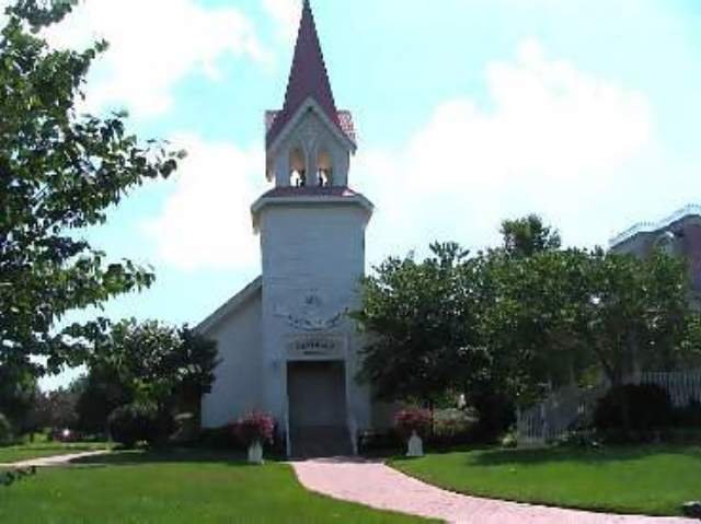 July

Precious Moments Chapel
Carthage, Missouri