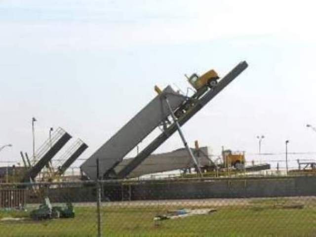 February

Truck dumping sugar cane
Edinburg, Texas
