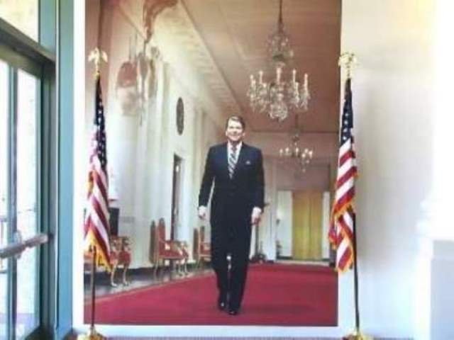 April

President Ronald Regan Library and Museum
Simi Valley, California