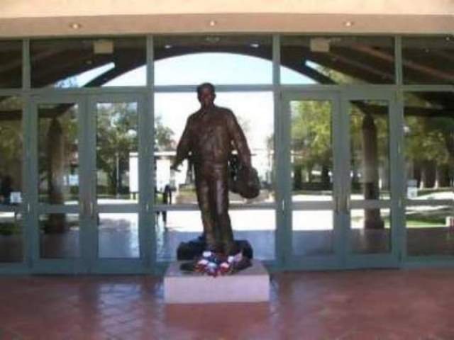 April

President Ronald Regan Library and Museum
Simi Valley, California