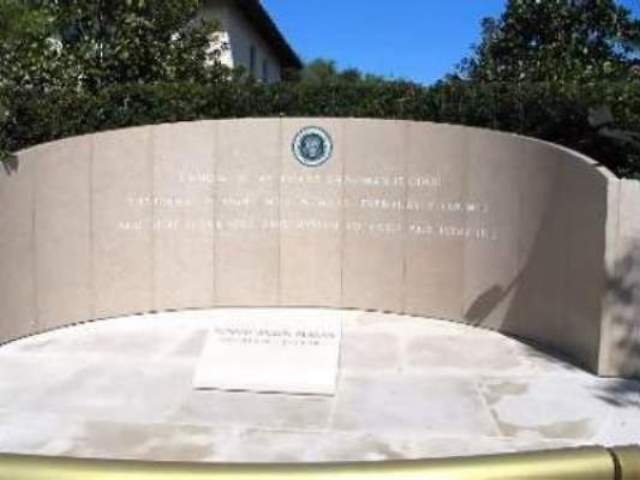 April

President Ronald Regan Library and Museum
Simi Valley, California