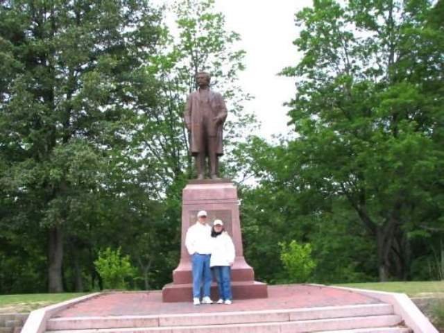 May

Mark Twain monument
Hannibal, Missouri