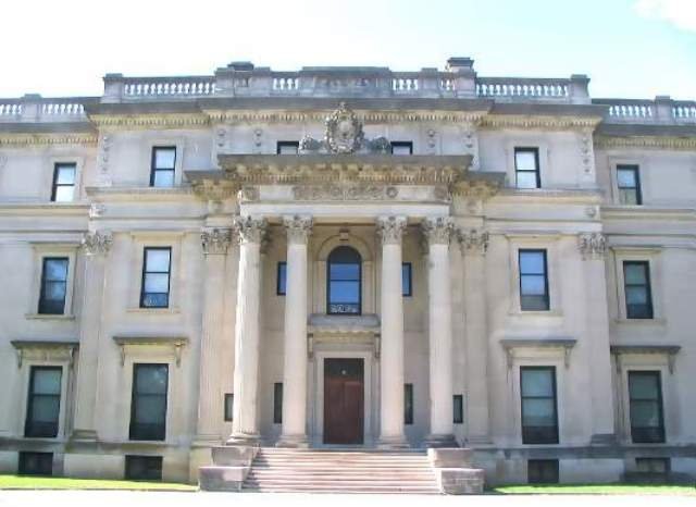 September

Vanderbilt Mansion
Hyde Park, New York