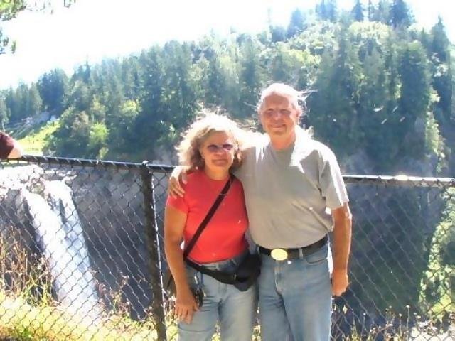 August

Bob and Marie at Snoqualmie Falls
Snoqualmie, Washington 
