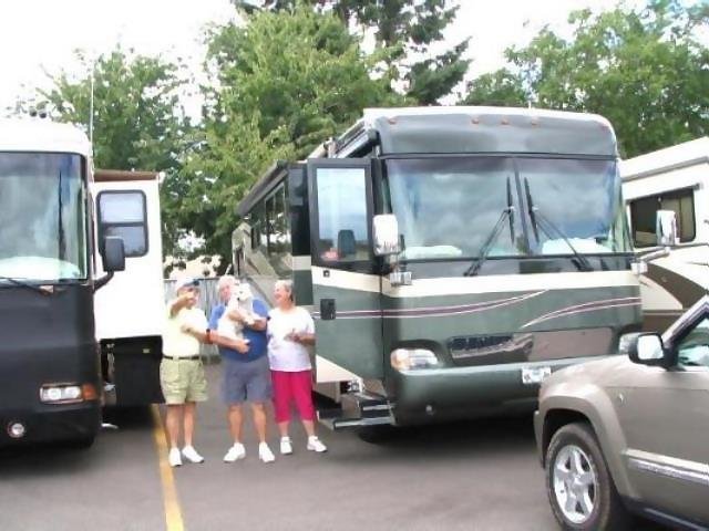 September

Henry and Anne with Bandit at Camp Country Coach
Junction City, Oregon