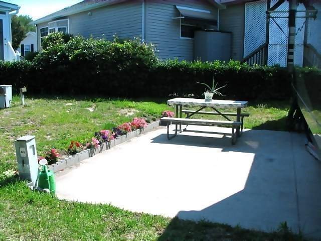 
May

Marie's patio work
installed retaining wall and planted flowers

Myrtle Beach, South Carolina

